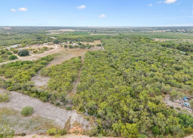 rental at 3808 County Road 128 in Floresville, TX — photo 3