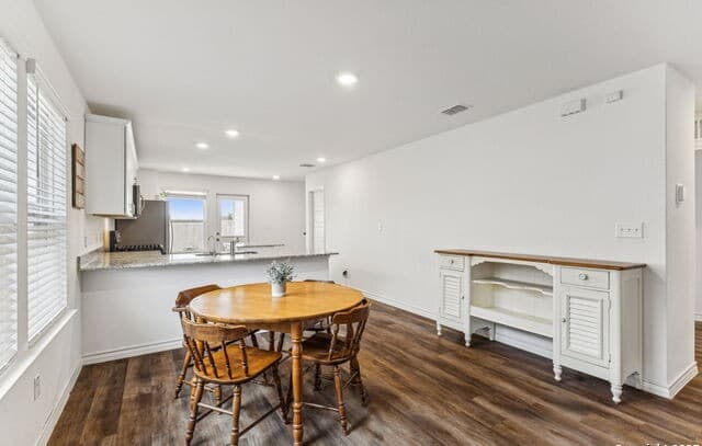 4-bedroom rental at 12016 Moo Cow in San Antonio, TX — photo 4