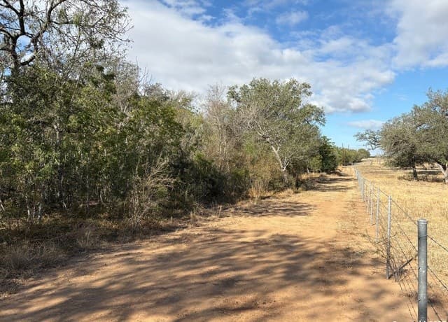 rental at 10.36 ACRES New Sulphur Springs Road in San Antonio, TX — photo 2
