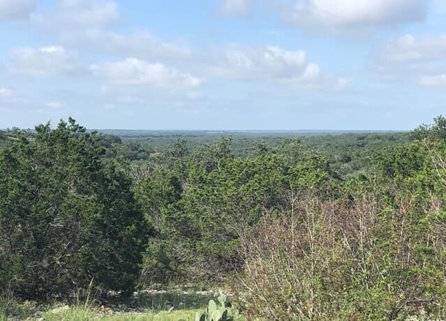 rental at LOT 83 County Road 243 in Hondo, TX — photo 4