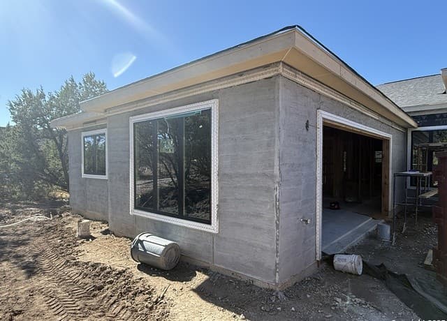3-bedroom rental at 189 Mustang Lane in Spring Branch, TX — photo 4
