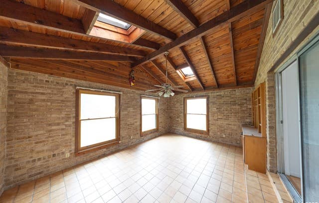 3-bedroom rental at 155 Englehart in San Antonio, TX — photo 2