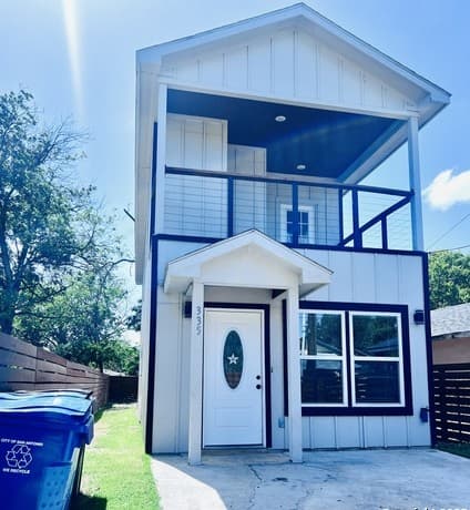 3-bedroom rental at 335 S San Eduardo in San Antonio, TX — photo 3