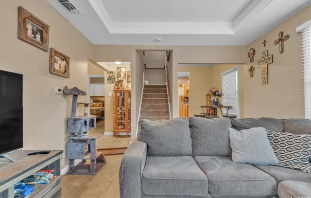 3-bedroom rental at 414 Chicago Blvd in San Antonio, TX — photo 4