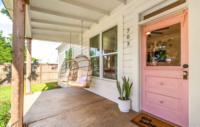 3-bedroom rental at 703 E Highway St. in Fredericksburg, TX — photo 4