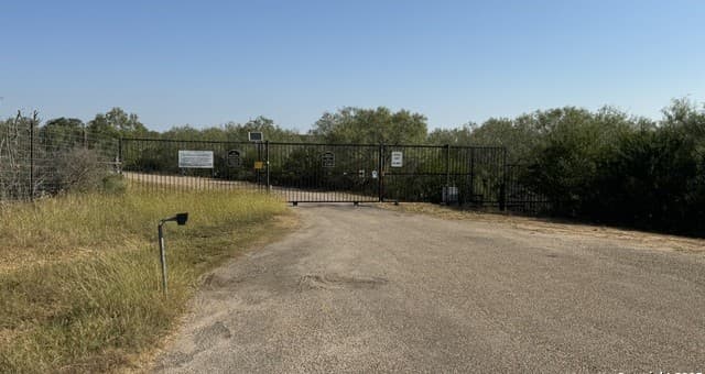 rental at 1588 PR 1688 Four X Rd in Moore, TX — photo 1