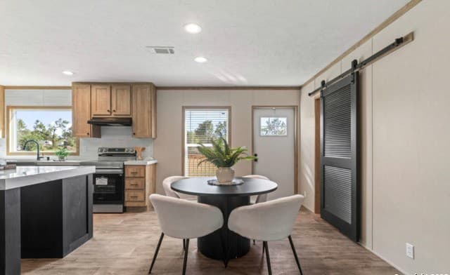 4-bedroom rental at 6093 Leal in Pleasanton, TX — photo 5