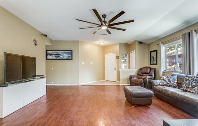 3-bedroom rental at 14318 Markham Ln in San Antonio, TX — photo 5