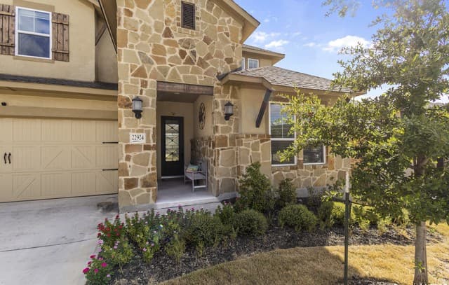 4-bedroom rental at 22924 Grande Vista in San Antonio, TX — photo 4