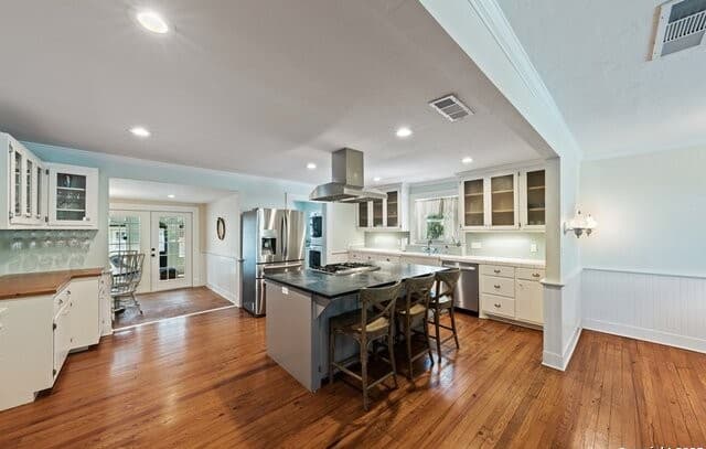 4-bedroom rental at 105 E. Centre St in Fredericksburg, TX — photo 2
