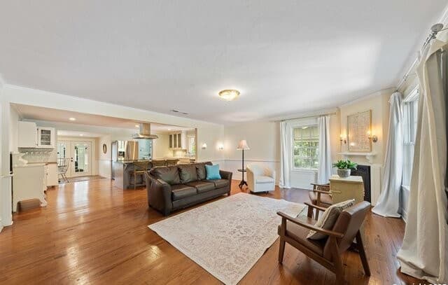 4-bedroom rental at 105 E. Centre St in Fredericksburg, TX — photo 4