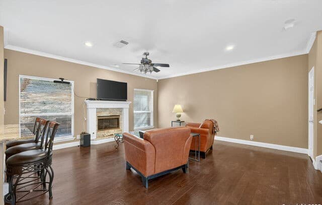 3-bedroom rental at 6718 Grove Creek Dr in San Antonio, TX — photo 3