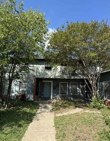 rental at 727 Carney St in San Antonio, TX — photo 1