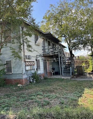 rental at 727 Carney St in San Antonio, TX — photo 3