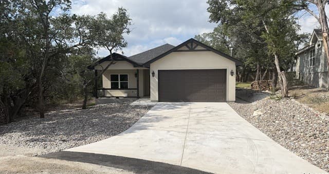 3-bedroom rental at 124 Lookout Ct in Spring Branch, TX — photo 5