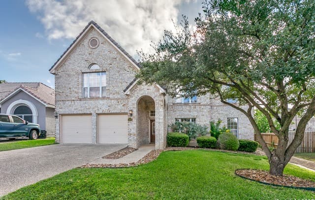 5-bedroom rental at 19706 Ranch Meadow in San Antonio, TX — photo 2
