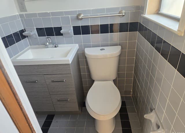 3-bedroom rental at 7518 Westshire in San Antonio, TX — photo 4