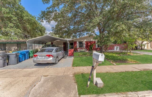 3-bedroom rental at 4414 Hall Park in San Antonio, TX — photo 3