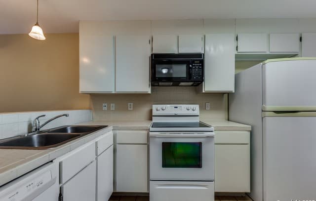 2-bedroom rental at 11815 Vance Jackson Unit 1605 in San Antonio, TX — photo 4