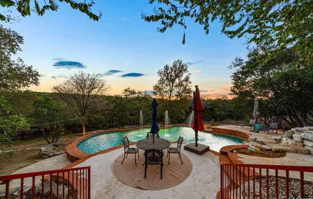 4-bedroom rental at 23 Nopalito in San Antonio, TX — photo 1