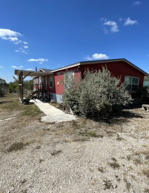 Home for sale at 538 County Road 4510 in Hondo, TX — photo 4