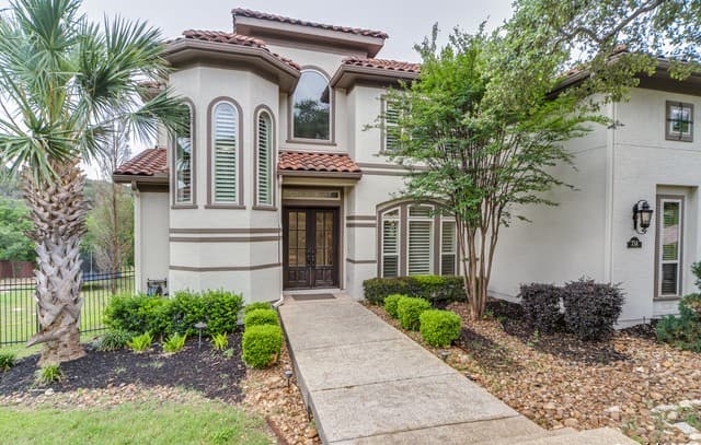 5-bedroom rental at 718 Ruidosa Downs in Helotes, TX — photo 1
