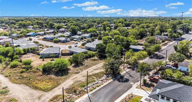 rental at 210 40th in San Antonio, TX — photo 1