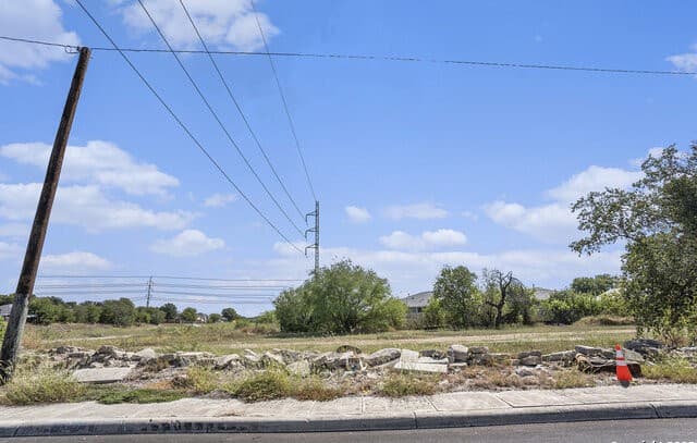 rental at 210 40th in San Antonio, TX — photo 5
