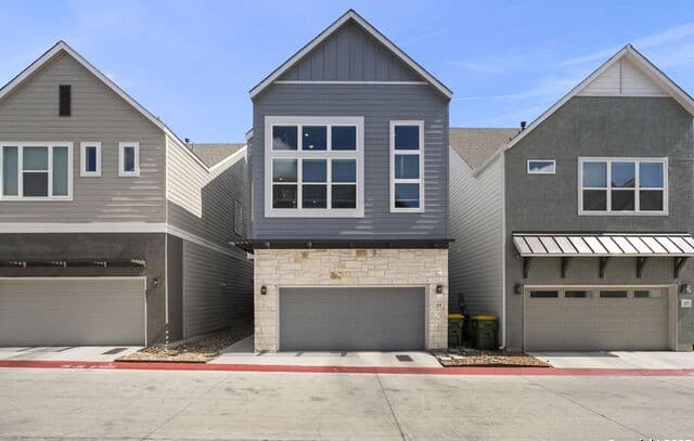 3-bedroom rental at 5843 Whitby Unit UNIT 44 in San Antonio, TX — photo 1
