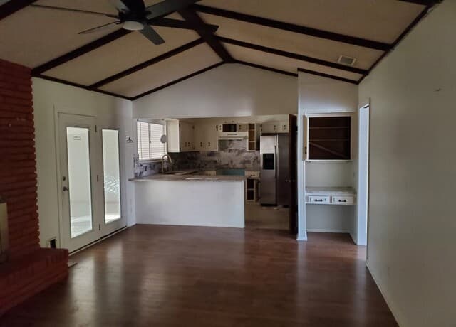 3-bedroom rental at 10611 Apple Springs in Universal City, TX — photo 4