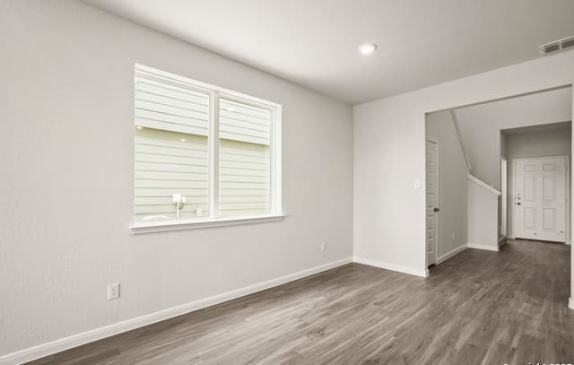 4-bedroom rental at 13628 Helton Pass in St Hedwig, TX — photo 5