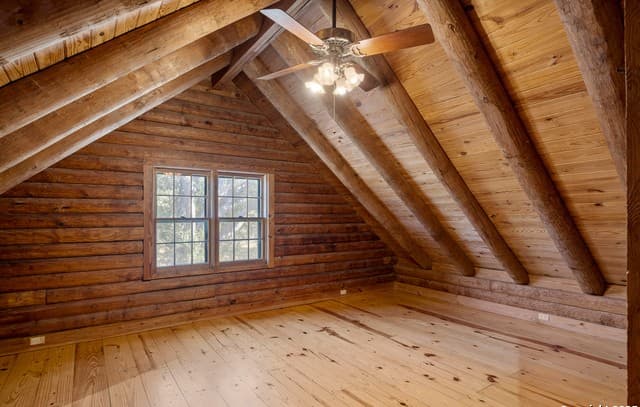 3-bedroom rental at 387 Schmidtzinsky in Fredericksburg, TX — photo 5