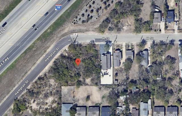 rental at 706 Hampton in San Antonio, TX — photo 4