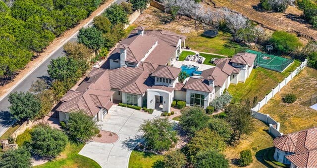 5-bedroom rental at 106 Wellesley in Shavano Park, TX — photo 1