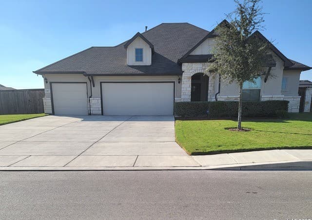 4-bedroom rental at 5307 Kody Creek in San Antonio, TX — photo 2