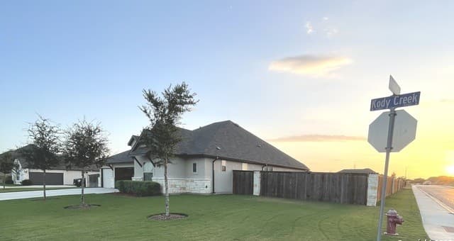 4-bedroom rental at 5307 Kody Creek in San Antonio, TX — photo 3