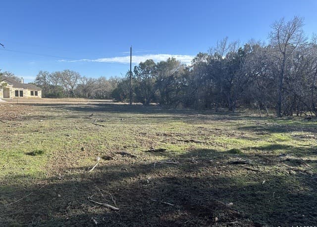 Home for sale at 311 Park Rd in Bandera, TX — photo 2