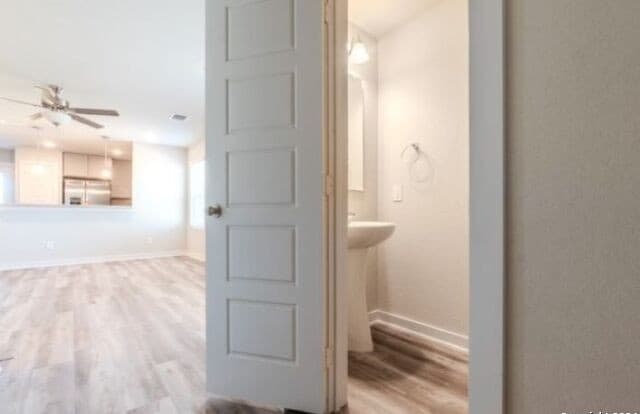 3-bedroom rental at 736 Abigail Alley in San Antonio, TX — photo 5