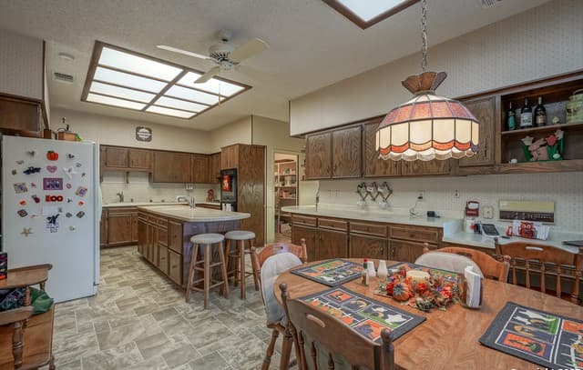 3-bedroom rental at 6118 Crescent Falls in Windcrest, TX — photo 3