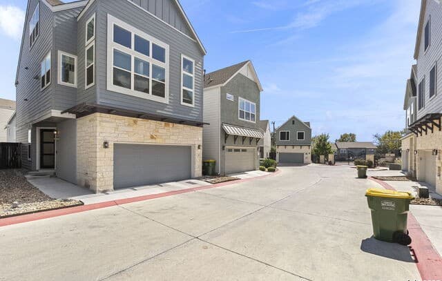 3-bedroom rental at 5843 Whitby Unit UNIT 44 in San Antonio, TX — photo 5