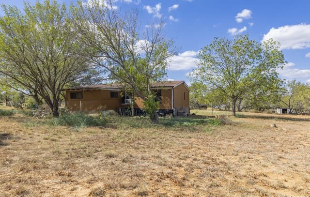 3-bedroom rental at 13155 Laguna in San Antonio, TX — photo 2