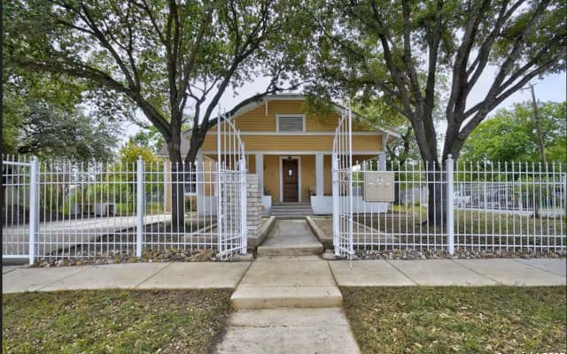 rental at 1246 Waverly in San Antonio, TX — photo 1