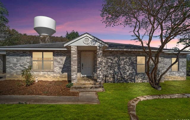 3-bedroom rental at 245 Bluffcreek in La Vernia, TX — photo 3