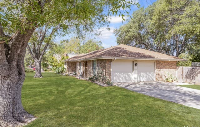 3-bedroom rental at 4023 Bentway in San Antonio, TX — photo 4