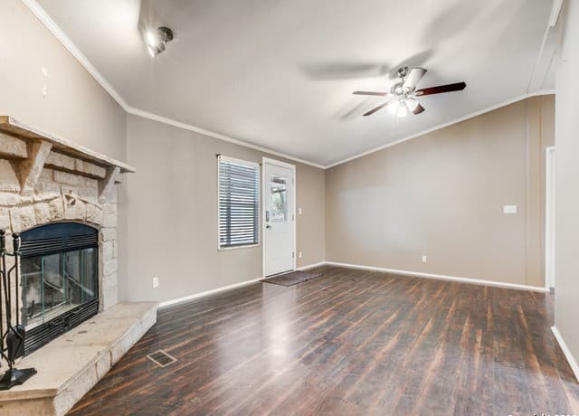 3-bedroom rental at 5107 Savannah Woods in Von Ormy, TX — photo 4