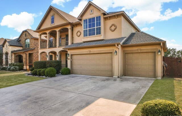 5-bedroom rental at 25915 Splashing Rock in San Antonio, TX — photo 2