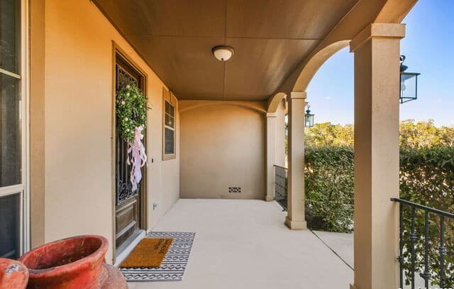 5-bedroom rental at 25915 Splashing Rock in San Antonio, TX — photo 5