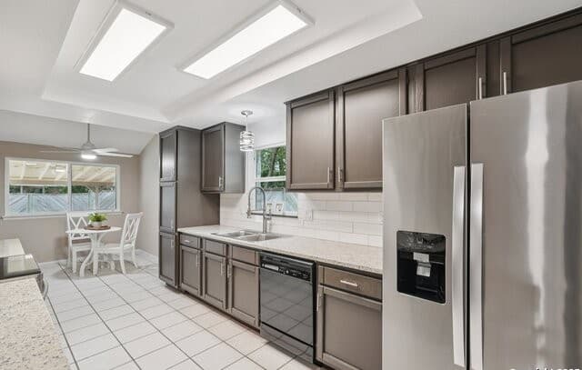 3-bedroom rental at 5327 Timber Glade in San Antonio, TX — photo 2
