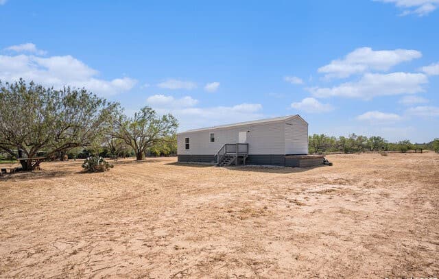 2-bedroom rental at 545 County Road 741 in Yancey, TX — photo 4