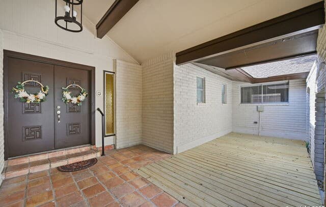 5-bedroom rental at 210 Sheffield in Castle Hills, TX — photo 4